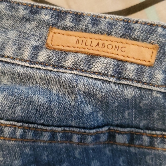 Jeans - Picture 2 of 4